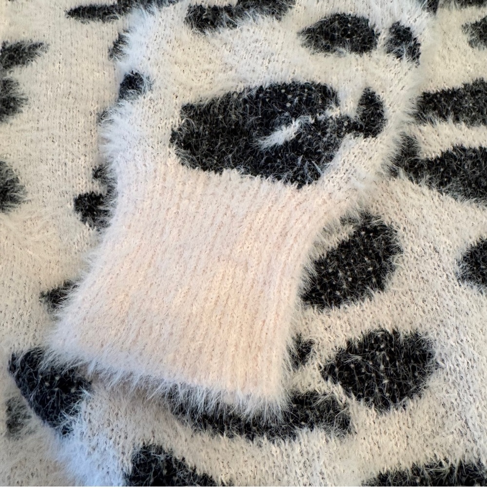 BTFBM Leopard Print V-Neck Cardigan Sweater 3 Buttons Size L Oversized - Picture 5 of 8